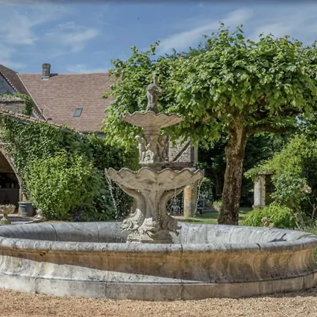Fleur-de-lis House, French * Saint-Sulpice-d'Excideuil