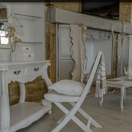 Fleur-de-lis House, French Tatil Evi